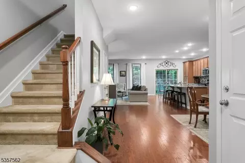 18 Brompton Pl, Randolph, NJ 07869 photo 4