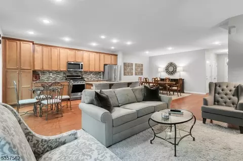 18 Brompton Pl, Randolph, NJ 07869 photo 17
