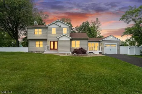 18 Breen Ter, Wayne, NJ 07470 photo 2