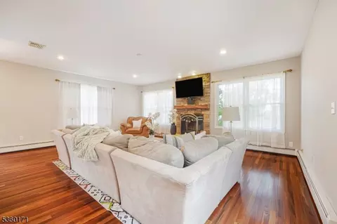 18 Breen Ter, Wayne, NJ 07470 photo 5