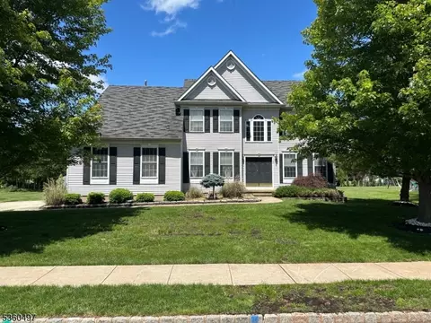 30 Julie Ct, Somerset, NJ 08873