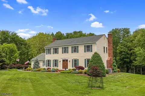 19 Bennington Dr, Flanders, NJ 07836