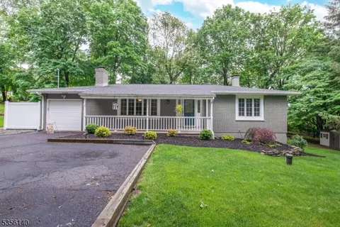 123 Fairmount Ave, Chester, NJ 07930