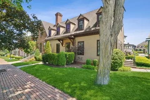 22 Murray Hill Sq, New Providence, NJ 07974