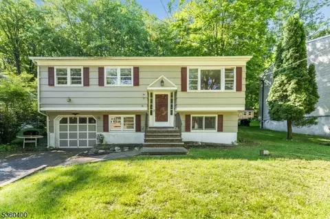 34 Brookwood Dr, Stanhope, NJ 07874