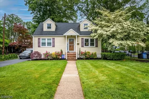 61 Thomas St, Metuchen, NJ 08840