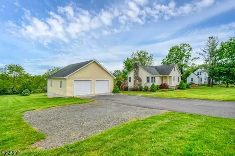552 Stamets Rd, Milford, NJ 08848
