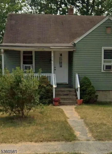 414 W High St, Clayton, NJ 08312