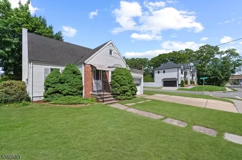 116 Central Ave, Rochelle Park, NJ 07662