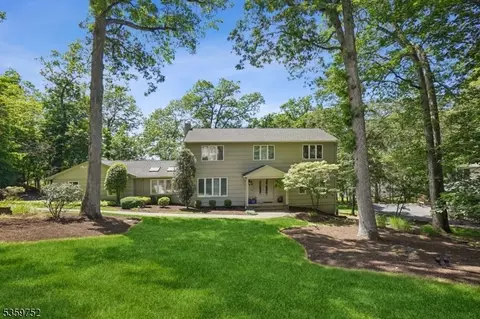42 Tremont Ter, Livingston, NJ 07039