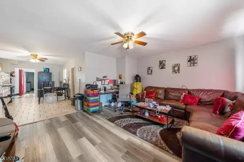51 Geneva St, Elizabeth City, NJ 07206