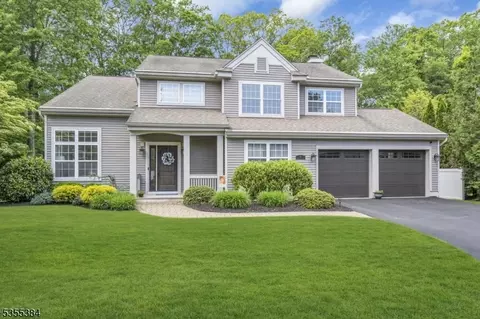 95 School House Rd, Oak Ridge, NJ 07438