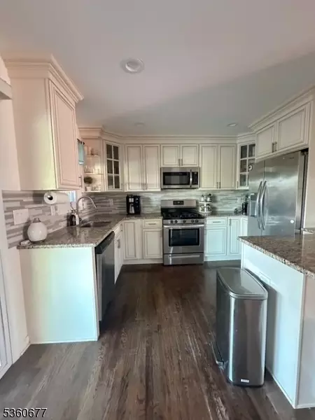 87 Richard St, Dover, NJ 07801 photo 3