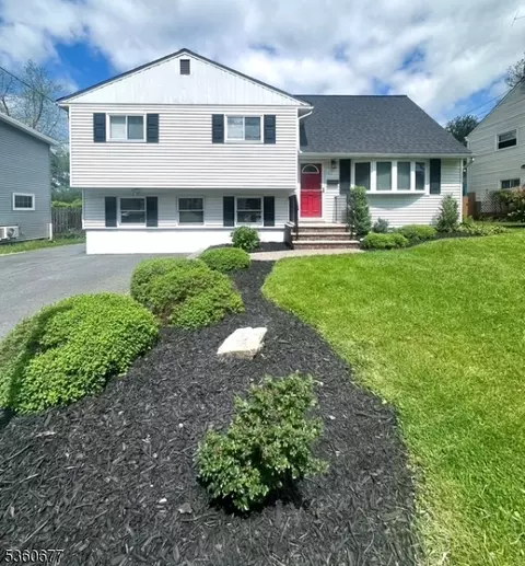 87 Richard St, Dover, NJ 07801