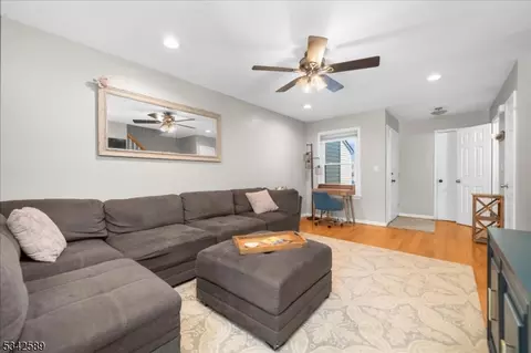 424 Willow Ct, Flemington, NJ 08822