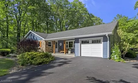 439 Mountain View Rd, Asbury, NJ 08802