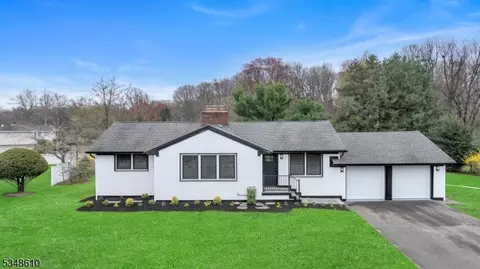 76 Hollywood Ave, Fairfield, NJ 07004