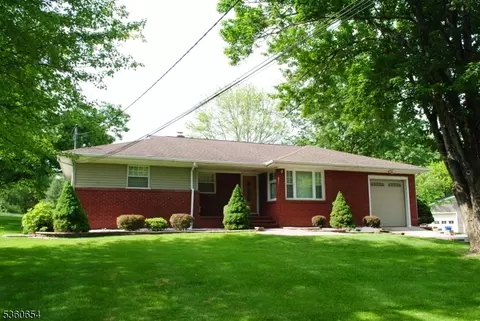 512 Garretson Rd, Bridgewater, NJ 08807
