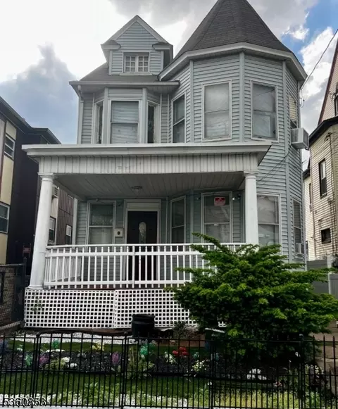 654 E 26th St, Paterson, NJ 07504