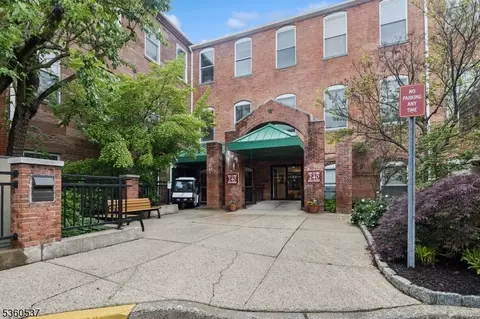 240 Main St #211, Little Falls, NJ 07424