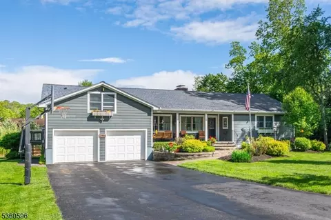 7 Birchwood Dr, Stockholm, NJ 07460