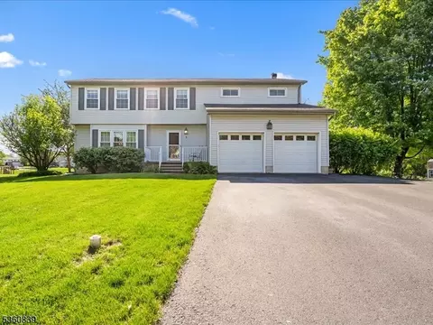 5 Portsmouth Ct, Flemington, NJ 08822