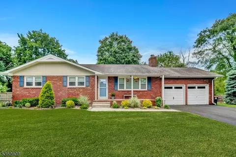11 Anne St, Hillsborough, NJ 08844