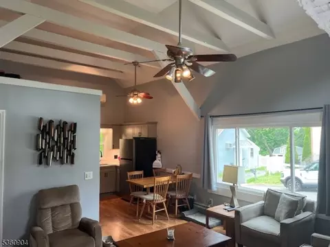 7 Urban St, Hamburg, NJ 07419