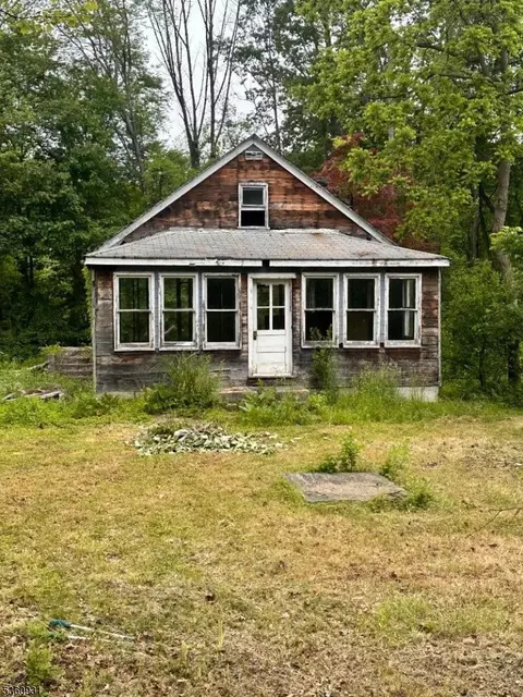 373 W Dewey Ave, Wharton, NJ 07885