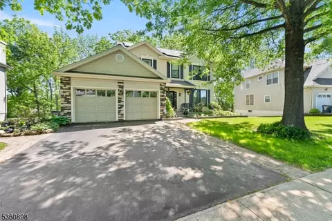 8 Jade Ln, Phillipsburg, NJ 08865