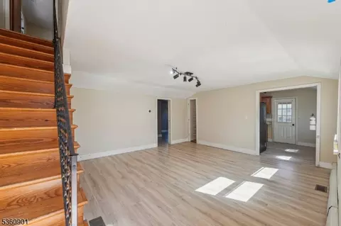 114 Pine Island Ter, Keyport, NJ 07735