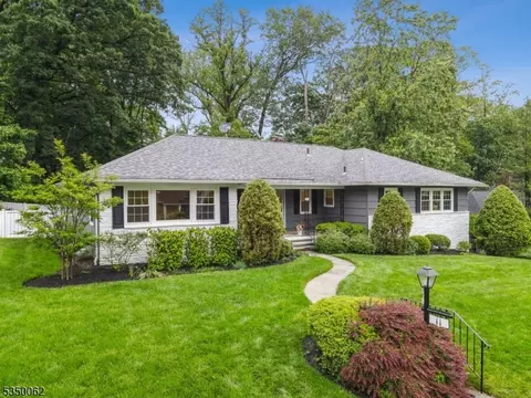 11 Hart Dr N, South Orange Village, NJ 07079