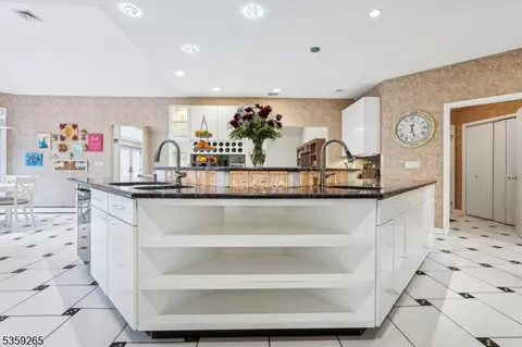 31 Bourbon St, Wayne, NJ 07470 photo 14