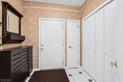 31 Bourbon St, Wayne, NJ 07470 photo 17