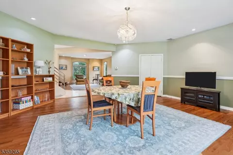 31 Bourbon St, Wayne, NJ 07470 photo 9