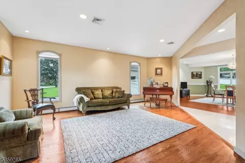 31 Bourbon St, Wayne, NJ 07470 photo 7