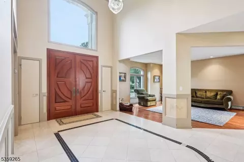 31 Bourbon St, Wayne, NJ 07470 photo 4