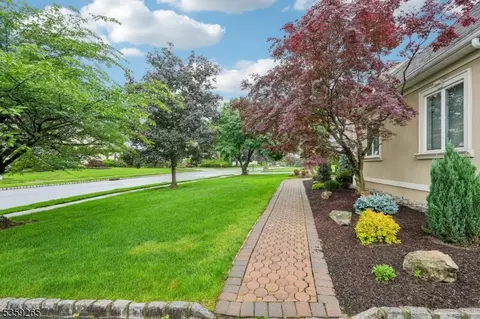 31 Bourbon St, Wayne, NJ 07470 photo 2