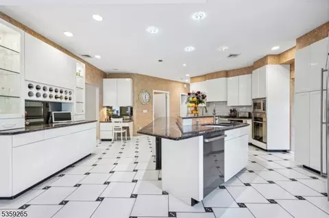 31 Bourbon St, Wayne, NJ 07470 photo 16