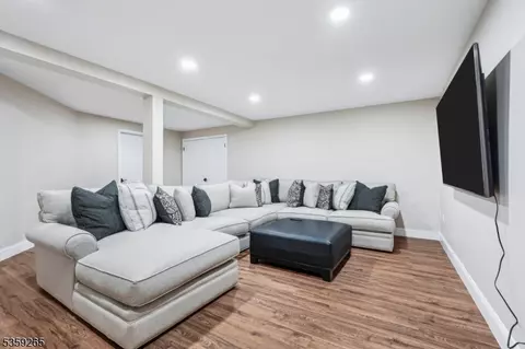 31 Bourbon St, Wayne, NJ 07470 photo 32