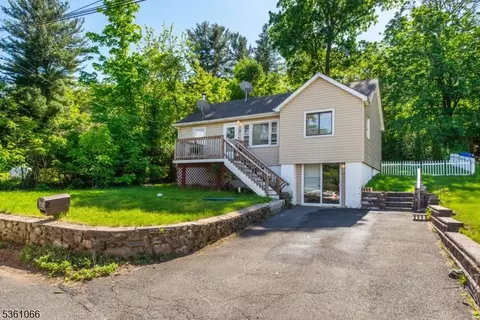 2 Shore Rd, Lake Hopatcong, NJ 07849