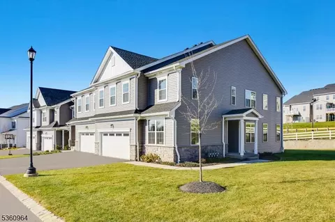 68 Eastwood Ter, East Hanover Twp, NJ 07936