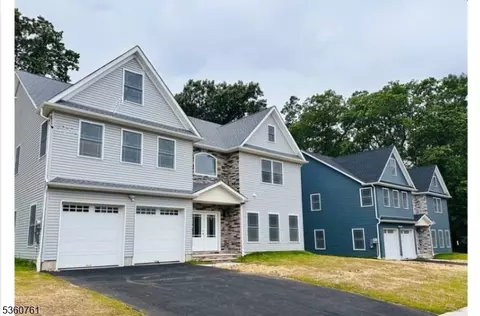 92 Hancock Rd, Piscataway, NJ 08854