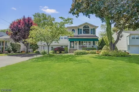 31 Woodvale Rd, Glen Rock, NJ 07452