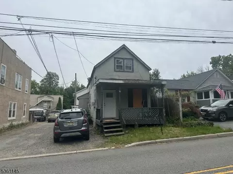 52 High St, Franklin, NJ 07416