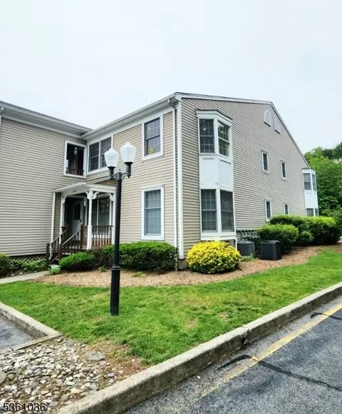 120 Willard St #15, Pompton Lakes, NJ 07442