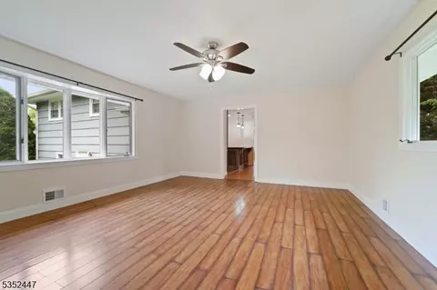7 Swan Ter, Wayne, NJ 07470 photo 10