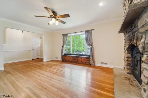 7 Swan Ter, Wayne, NJ 07470 photo 4