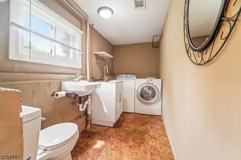 7 Swan Ter, Wayne, NJ 07470 photo 22