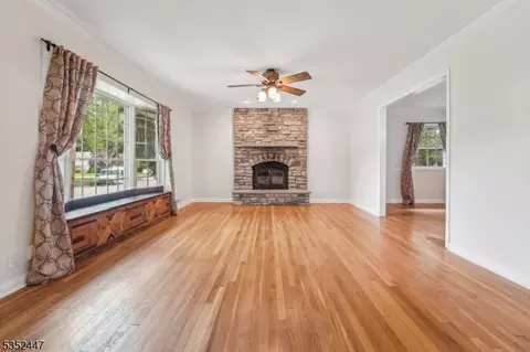 7 Swan Ter, Wayne, NJ 07470 photo 3
